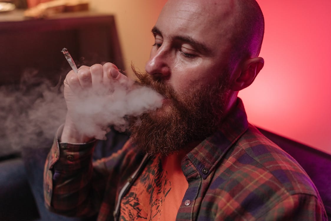 How to Smoke Weed | Weed Deals Canada